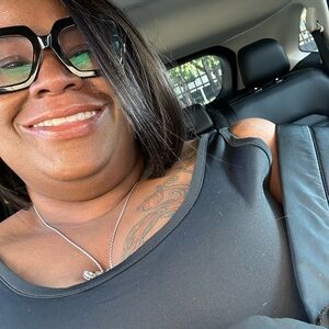 Meet your Posher, Toy